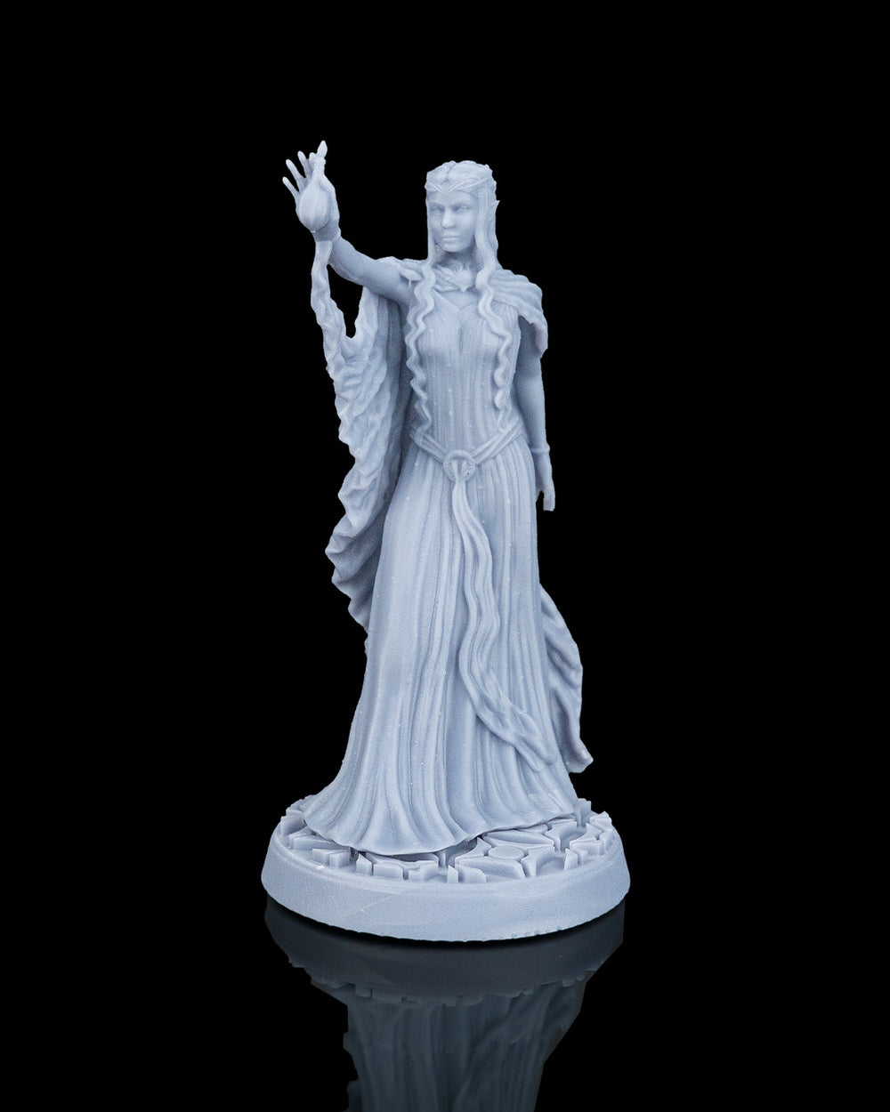 Valyra, The Elvin Queen - Hero Miniature